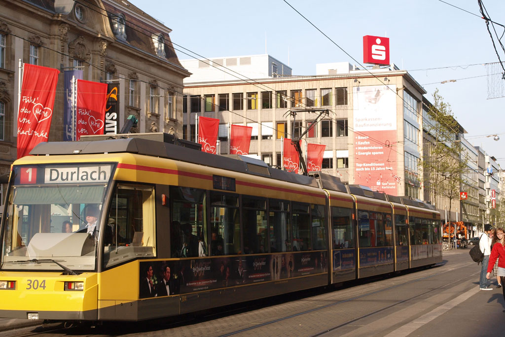 Gebäudeansicht Dachwerbeanlage