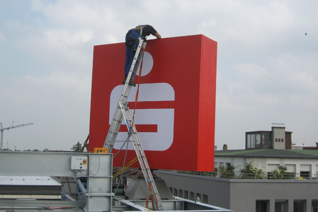 Montage Gewebe Sparkasse