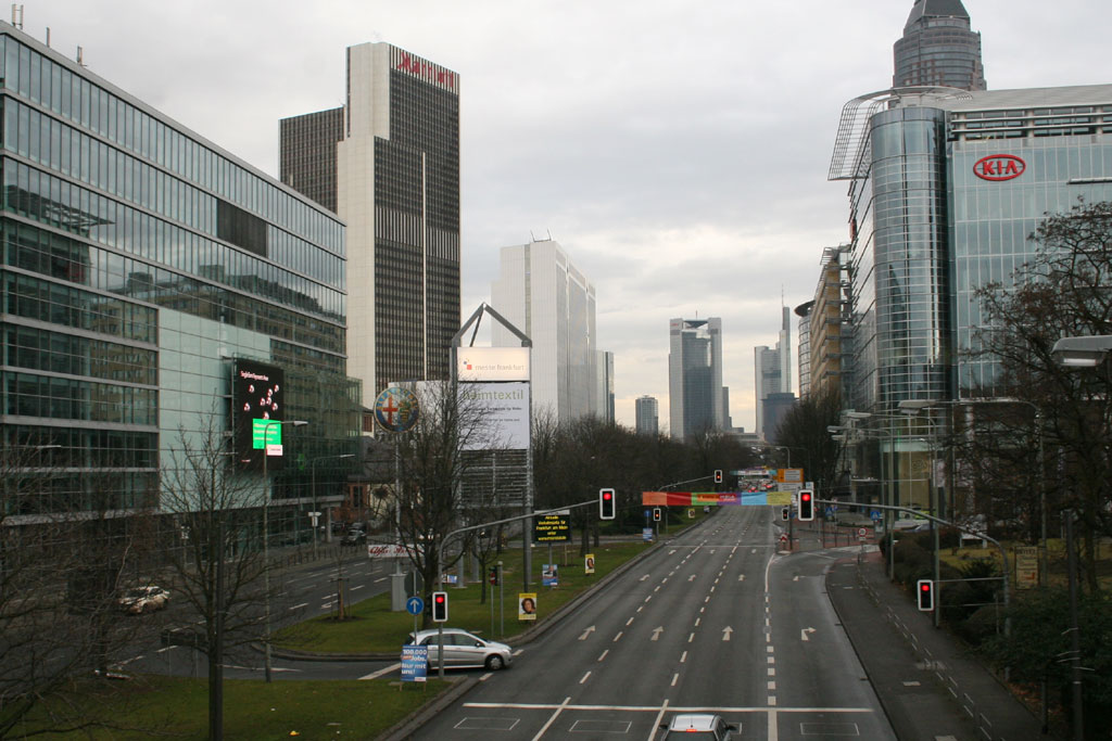 Totale Messepylon Messe Frankfurt